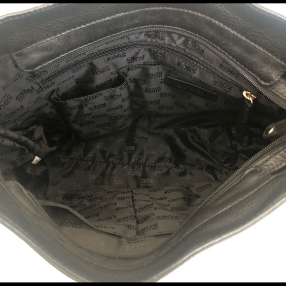 MICHAEL KORS Black Pebbled Leather Front  Zip Tote - Picture 6 of 12